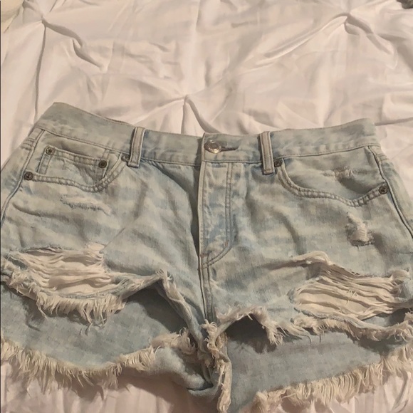 Light wash distressed american eagle jean shorts! - Picture 1 of 2